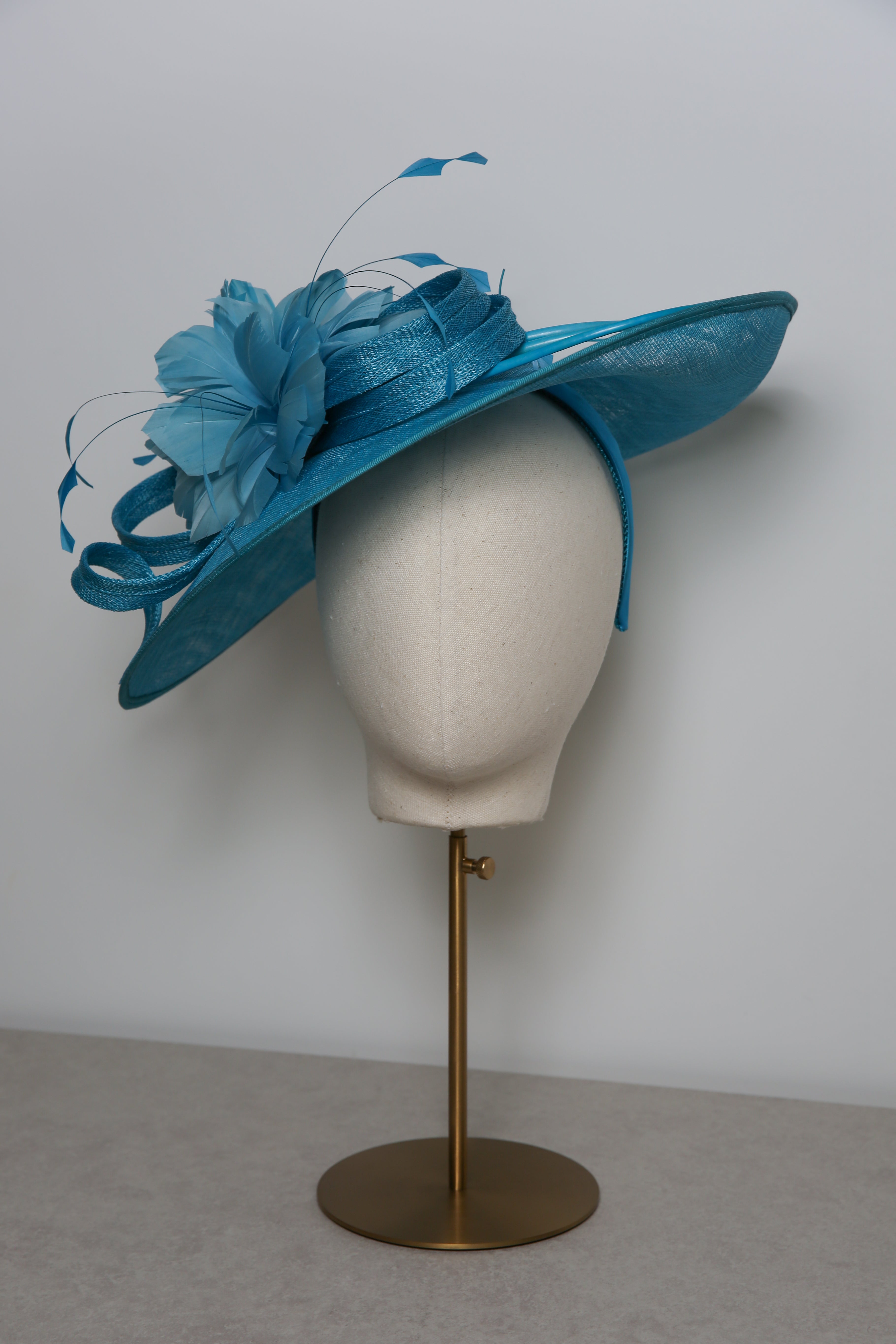 Condici Teardrop Fascinator in Waterfall