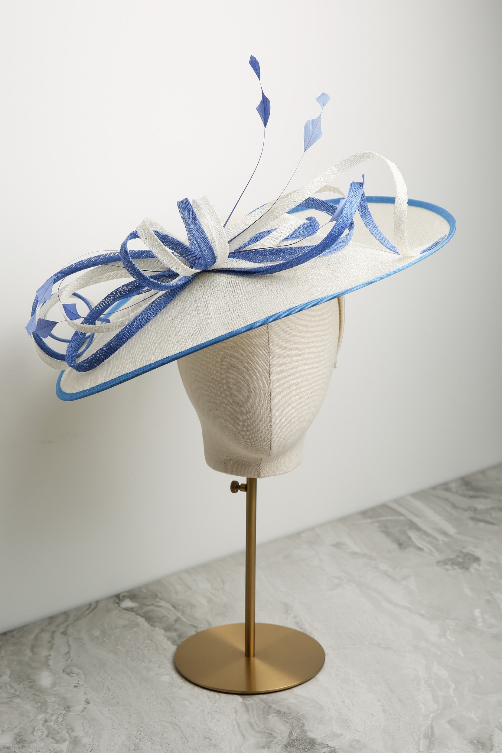 Ispirato Picture Perfect Fascinator with Contrast detail in Cream and Blue