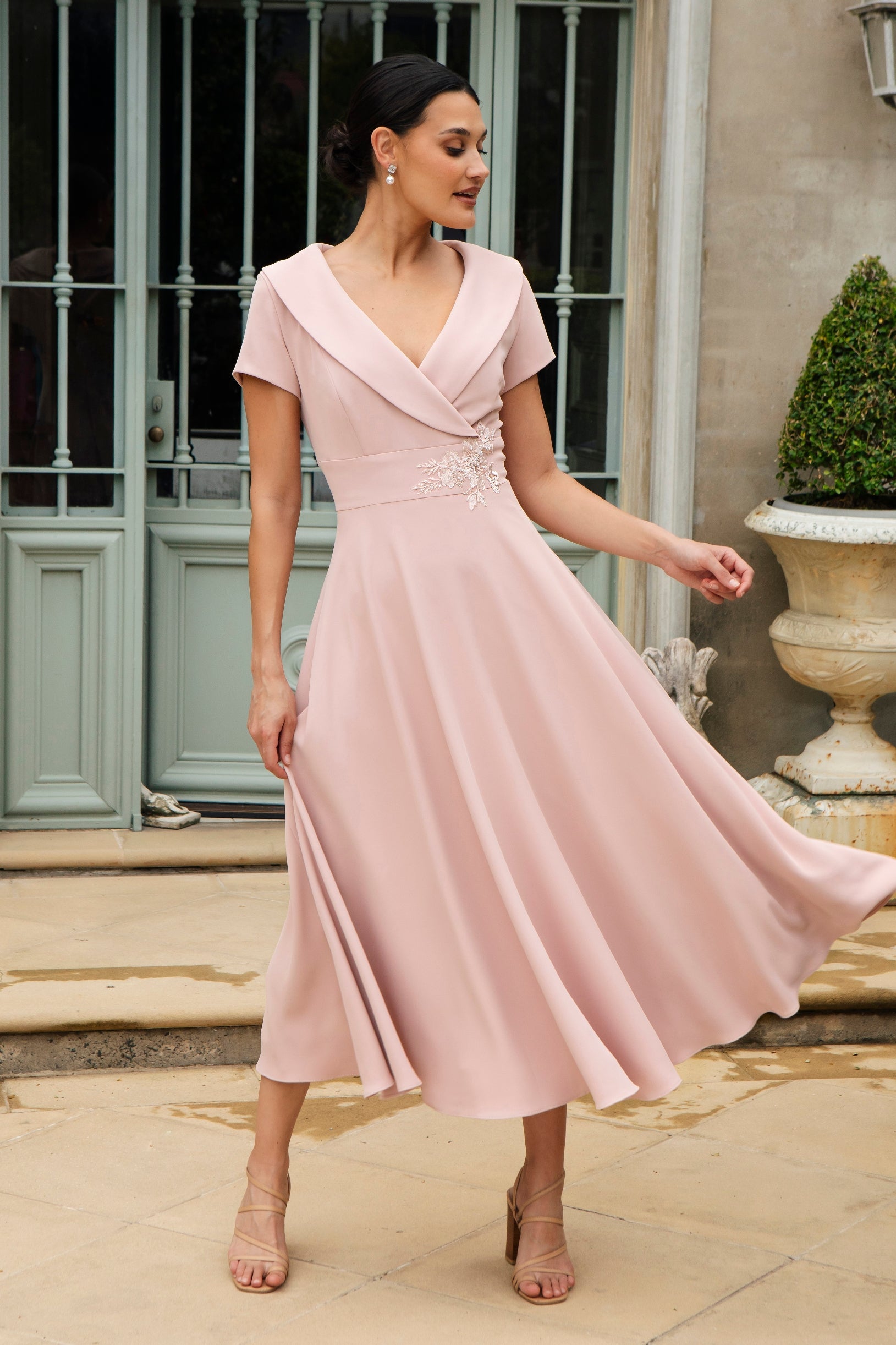 Ispirato Softly Flared Dress with Sleeves in Misty Rose Pink