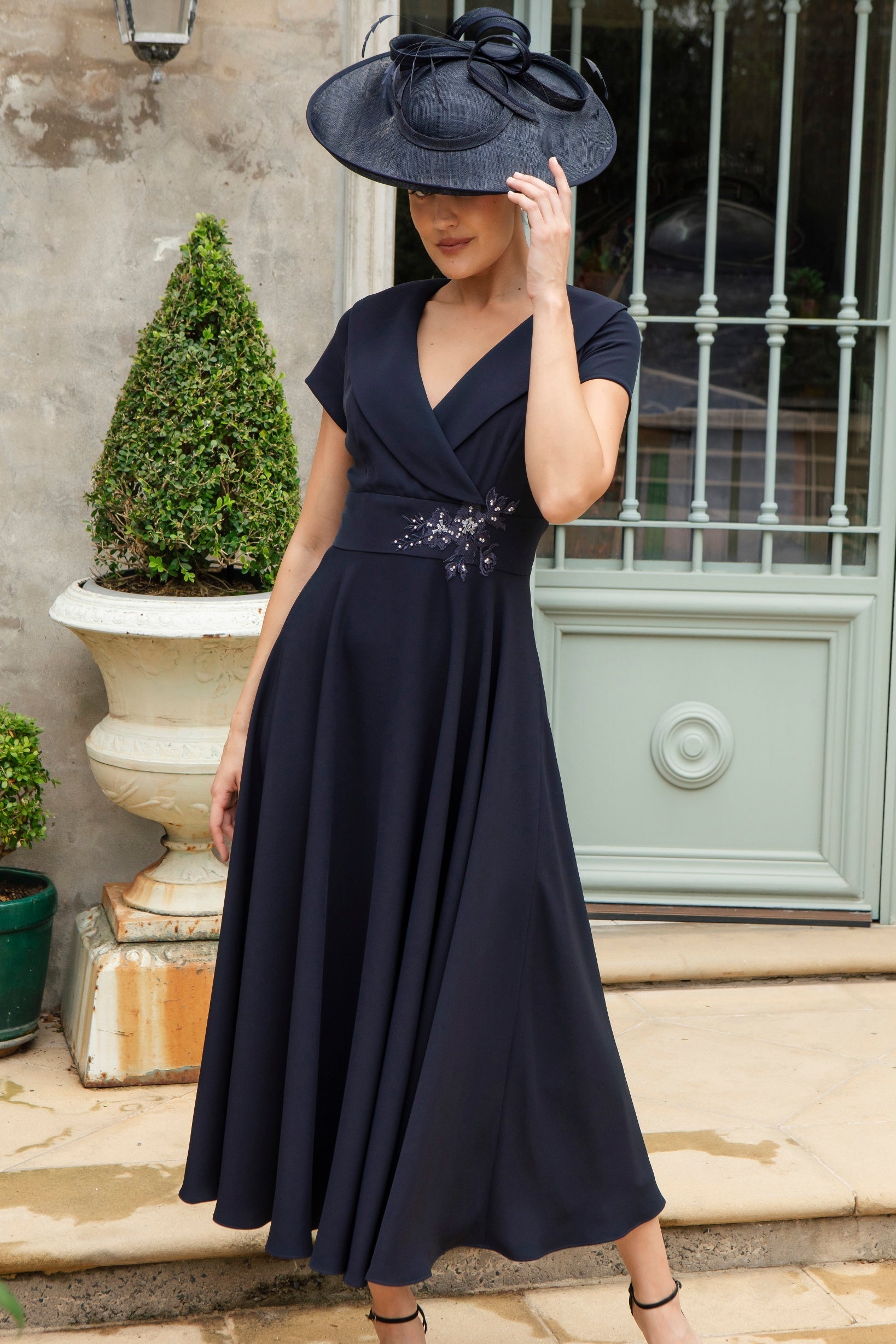 Ispirato Softly Flared Dress with Sleeves in Navy Blue